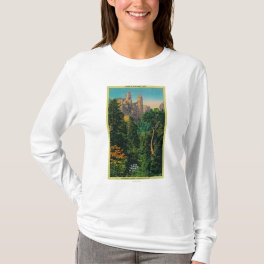 Cathedral Spires en Yosemite Valley T-shirt (Voorkant)