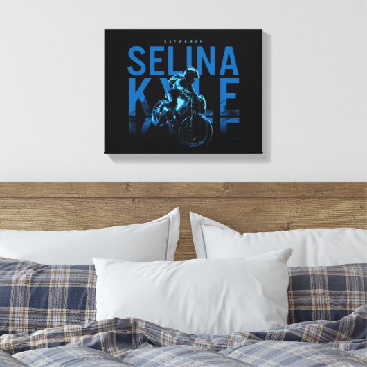 Catoman Selina Kyle Motorcycle Canvas Afdruk (Insitu (Slaapkamer))
