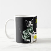 Cats celebrating a birthday with cake and candles koffiemok (Links)