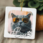 Cat's Modern Simple Cool Grunge Naam en foto Keramisch Ornament<br><div class="desc">Dit eenvoudige en moderne ontwerp is samengesteld uit moderne eenvoudige speelse scripttypografie. Voeg een aangepaste foto van uw kat of kitten toe</div>
