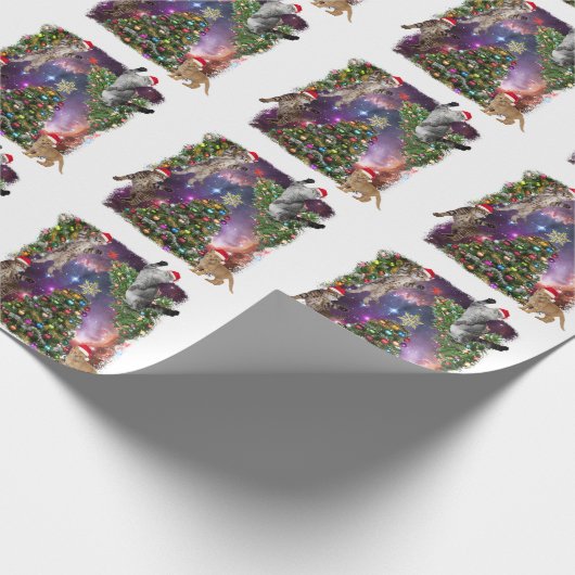 cats wearing Santa hats, with Christmas trees Cadeaupapier (Hoek)