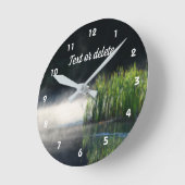 Cattails in de mist op een gepersonaliseerd porton ronde klok (Hoek)