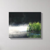 Cattails in de mist op een hangorton canvas afdruk (Voorkant)