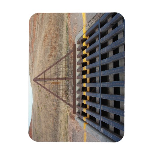 Cattle Grate Across Gravel Road. Wyoming, Western Magneet (Verticaal)