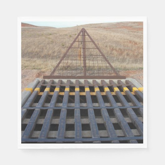 Cattle Grate Across Gravel Road. Wyoming, Western Servetten (Voorkant)