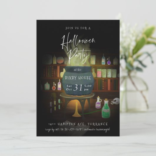 Cauldron Brewing Halloween Party Kaart (Staand voorkant)