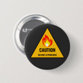 Caution Science in Progress Ronde Button 5,7 Cm (Voorkant /achterkant)