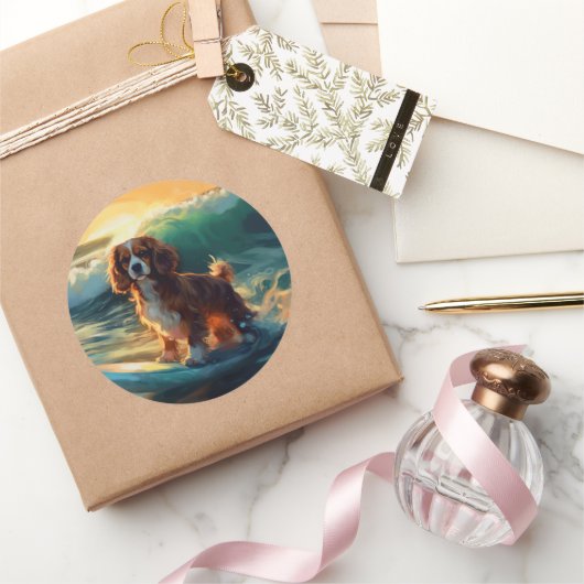 Cavalier King Beach Surfen Schilderij Ronde Sticker (Geschenken)