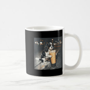Cavalier king charles spaniel die ijs-koffie drink koffiemok