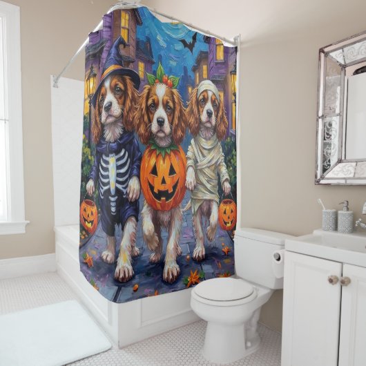 Cavalier King Charles Spaniel Halloween Kostuums Douchegordijn (In situ)