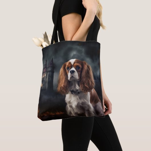 Cavalier King Charles Spaniel Halloween Scary Tote Bag (Dichtbij)