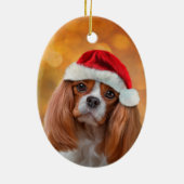 Cavalier King Charles Spaniel in het rode pet van  Keramisch Ornament (Achterkant)