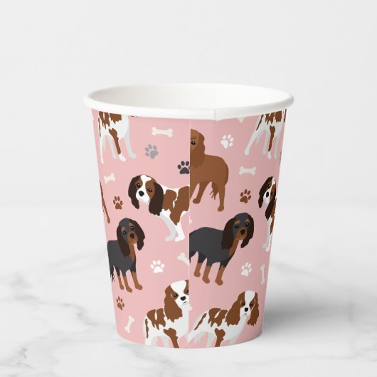 Cavalier King Charles Spaniel Paws and Botten Pape Papieren Bekers (Rechts)
