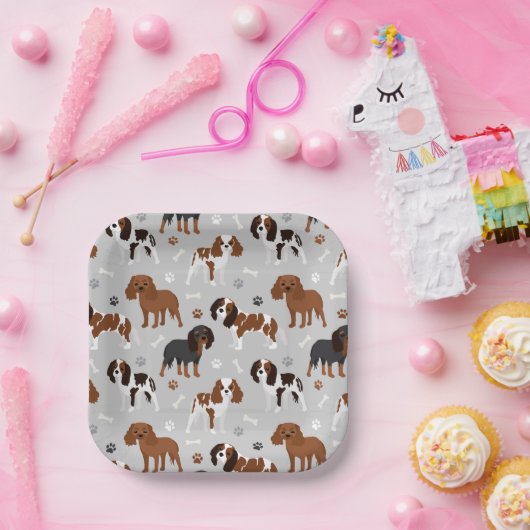 Cavalier King Charles Spaniel Paws and Botten Pape Papieren Bordje (Feest)