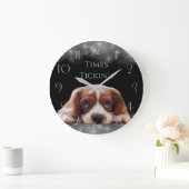 Cavalier King Charles Spaniel personaliseert Grote Klok (Huis)