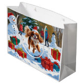 Cavalier King Charles Spaniel Sneeuw met Kerstmis Groot Cadeauzakje (Achterkant Gekanteld)