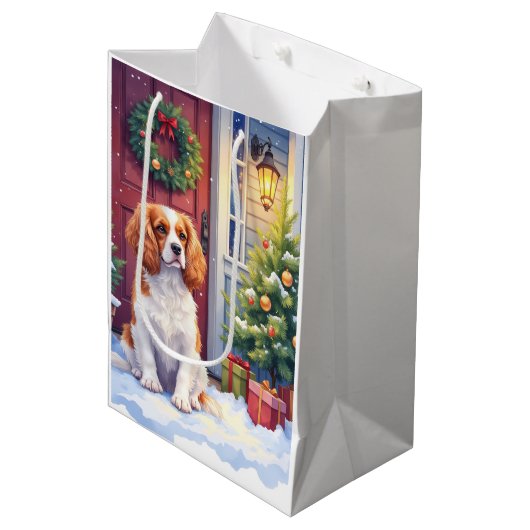 Cavalier King Charles Spaniel Snowy Christmas Medium Cadeauzakje (Voorkant Gekanteld)