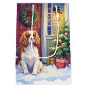Cavalier King Charles Spaniel Snowy Christmas Medium Cadeauzakje (Achterkant)