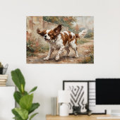 Cavalier King Charles Spaniel speelt in de tuin Poster (Thuiskantoor)