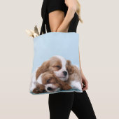 Cavalier King Charles Spaniels Sleeping Tote Bag (Dichtbij)