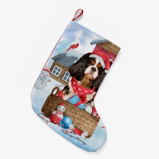 Cavalier King Dog in het sneeuwkersthondenhuis Kleine Kerstsok (Voorkant (Hangend))