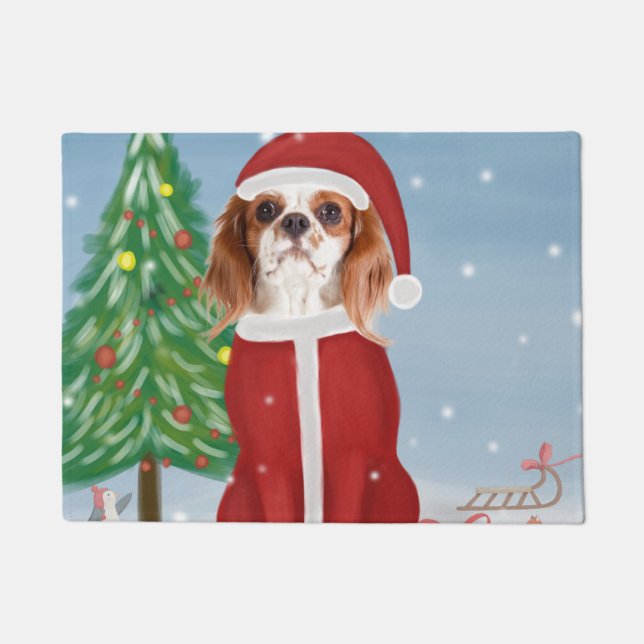 Cavalier King Dog in Snow met kerstcadeaus Deurmat (Voorkant)