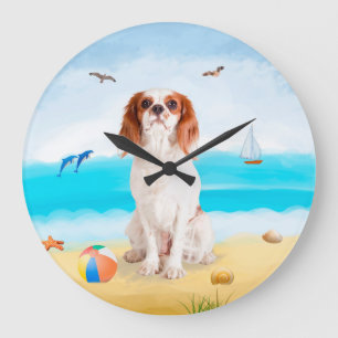 Cavalier King Dog op strand Grote Klok