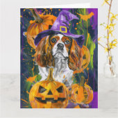 Cavalier King Hond Halloween Heks en Pompoen Kaart (Gele Bloem)