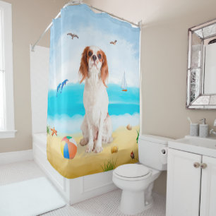 Cavalier King hond op het strand Douchegordijn