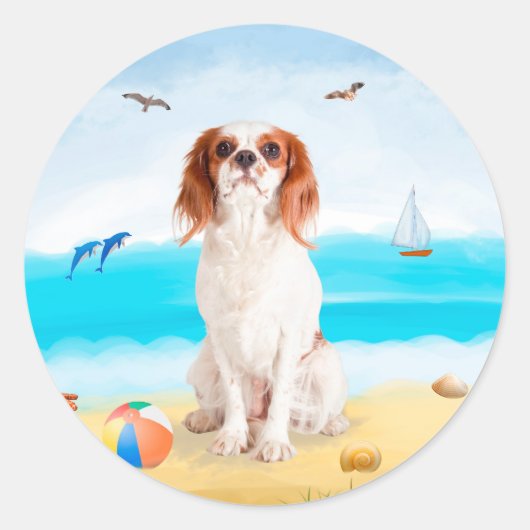 Cavalier King Hond op Strand Ronde Sticker (Voorkant)