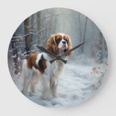 Cavalier King Laat het Sneeuwen Kerst Borstel Grote Klok (Voorkant)