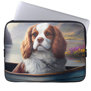 Cavalier King op een peddel: Een landschapsavontuu Laptop Sleeve