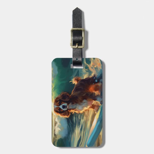 Cavalier King Strand Surfen Schilderij Bagagelabel (Voorkant verticaal)