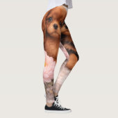 Cavalier spaniel puppy's in de lente bloei leggings (Rechts)