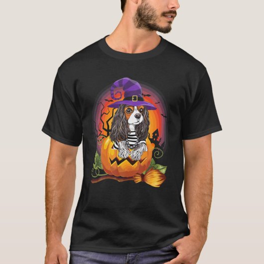 Cavalier Witch Pumpkin Halloween Hondenliefhebber  T-shirt (Voorkant)