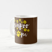 Cavapoo Mam Buttercup Flower Design met Geel Koffiemok (Voorkant links)