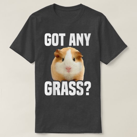 Cavia Funny Furry Potato heeft een gras T-shirt (Design voorkant)