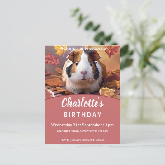 Cavia Pig & Vallende bladeren Verjaardag Uitnodiging Briefkaart (Staand voorkant)
