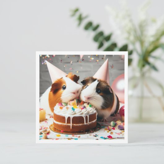 Cavia's eten cake verjaardag uitnodiging (Staand voorkant)