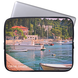 Cavtat, uitzicht van het water van Kroatië Laptop Sleeve