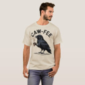Cawfee Raven Drinking Coffee Pun T-shirt (Voorkant volledig)