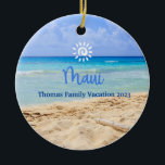 Cayman Islands Beach Vakantie Familiereis Keramisch Ornament<br><div class="desc">Schattige personaliseerbaar Maui souvenir. Maatwerk: Verander onderschrift en jaar om het uniek te maken.</div>