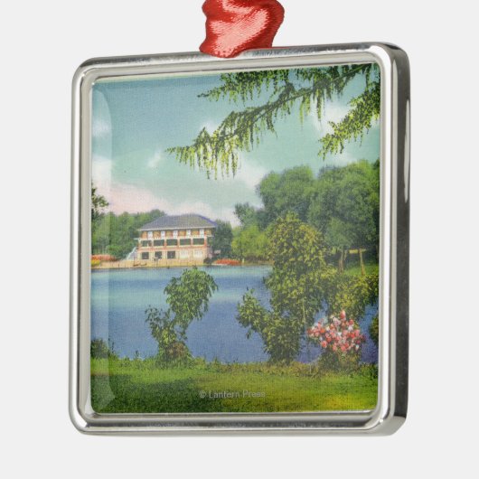 Cazenovia Park Uitzicht van het meer en het casino Metalen Ornament (Links)