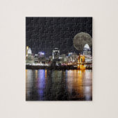 Cburn nat skyline met de maan legpuzzel (Verticaal)