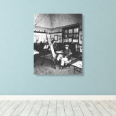 Cecil Aldin in zijn studio Canvas Afdruk (Insitu (Houten vloer))
