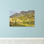 Cecret Lake met regenboog boven Devil's Castle, Canvas Afdruk (Insitu (Houten vloer))