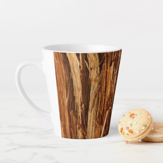 Ceder gestructureerd houten schors uitzicht latte mok (In situ)