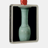 Celadon glazen vase, Yuan Dynasty Metalen Ornament (Rechts)