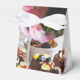 Celebratiebakken en koekjes voor forceren bedankdoosjes