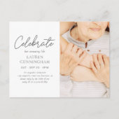 Celebreer haar geweldige leven Eenvoudige moderne Briefkaart (Voorkant)